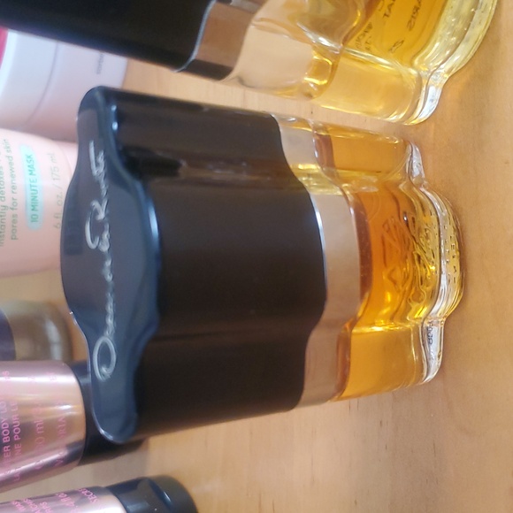 OSCAR DE LA RENTA 2 Eau de Toilette Spray, 1 oz , 98 % Full & 1.7 fl 55% full - Picture 6 of 15